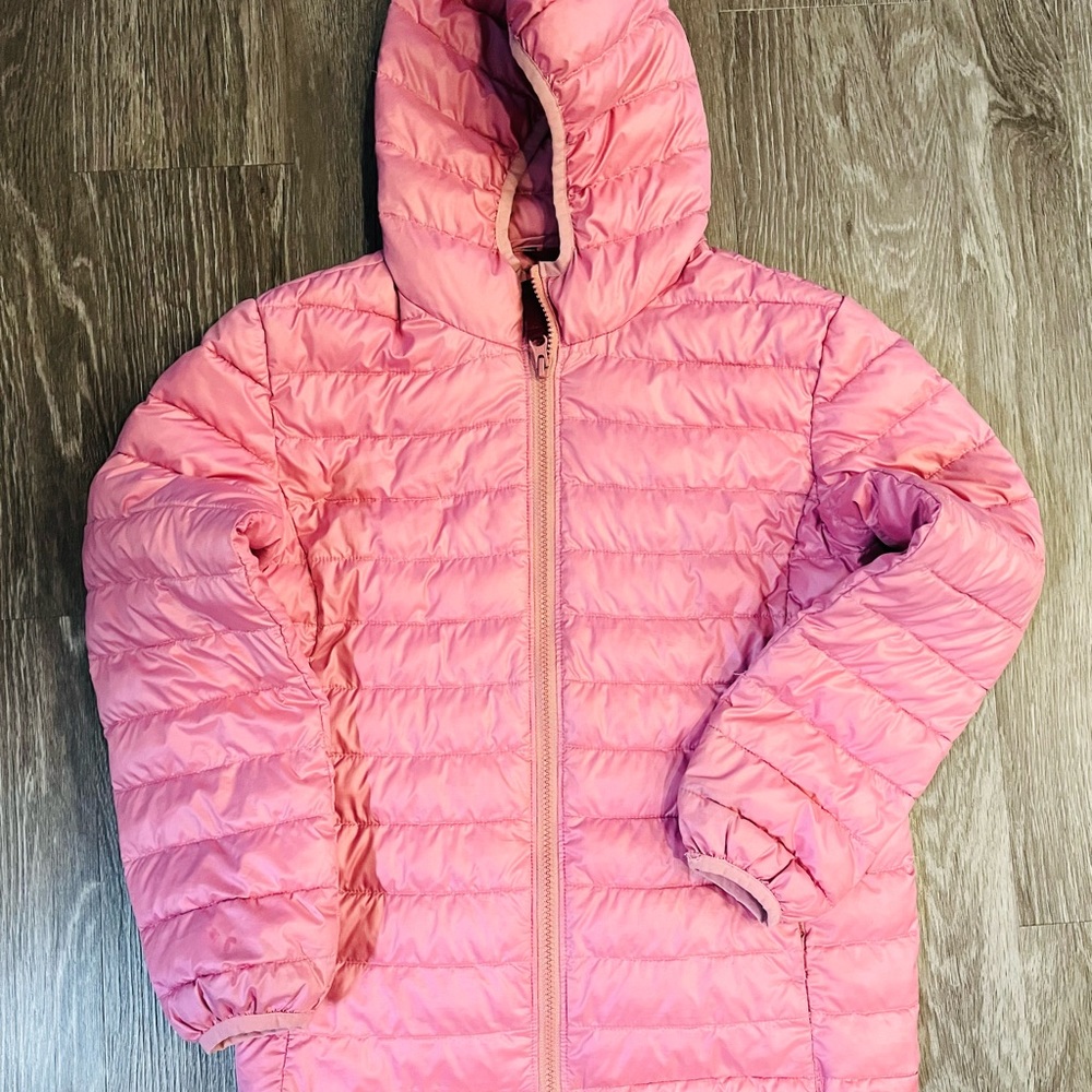 Girls primary lightweight winter puffer coat.